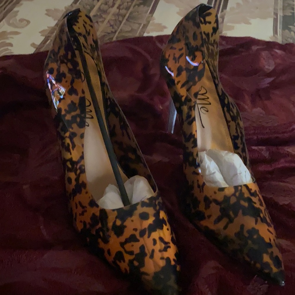 Fashion Nova ladies heels.